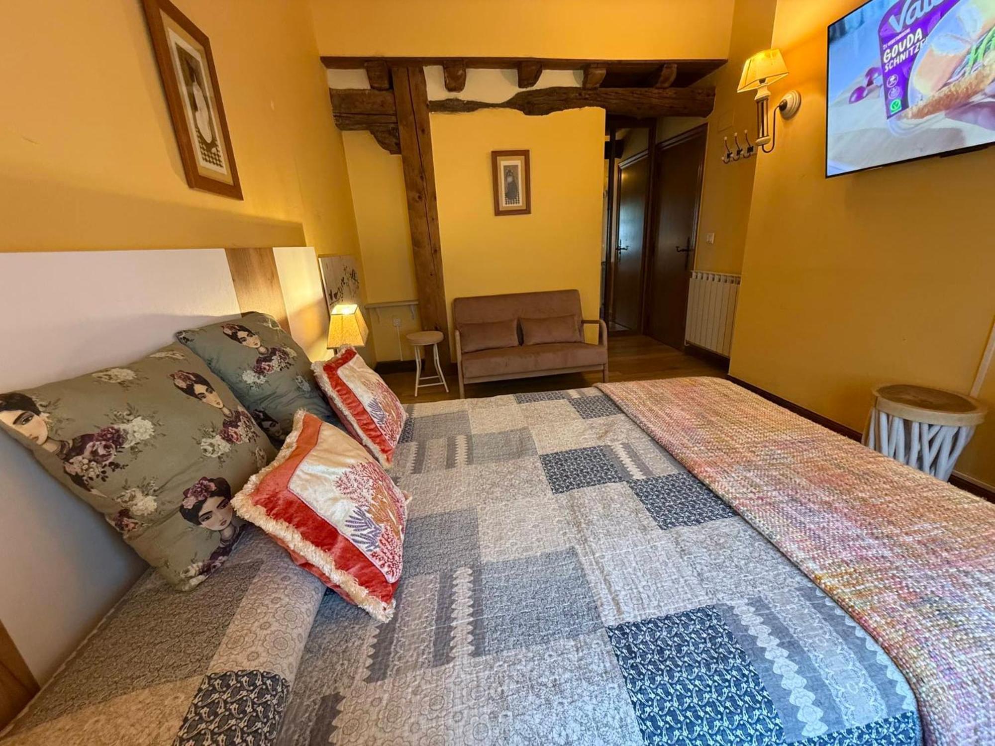 Casa Peluaga Country house *