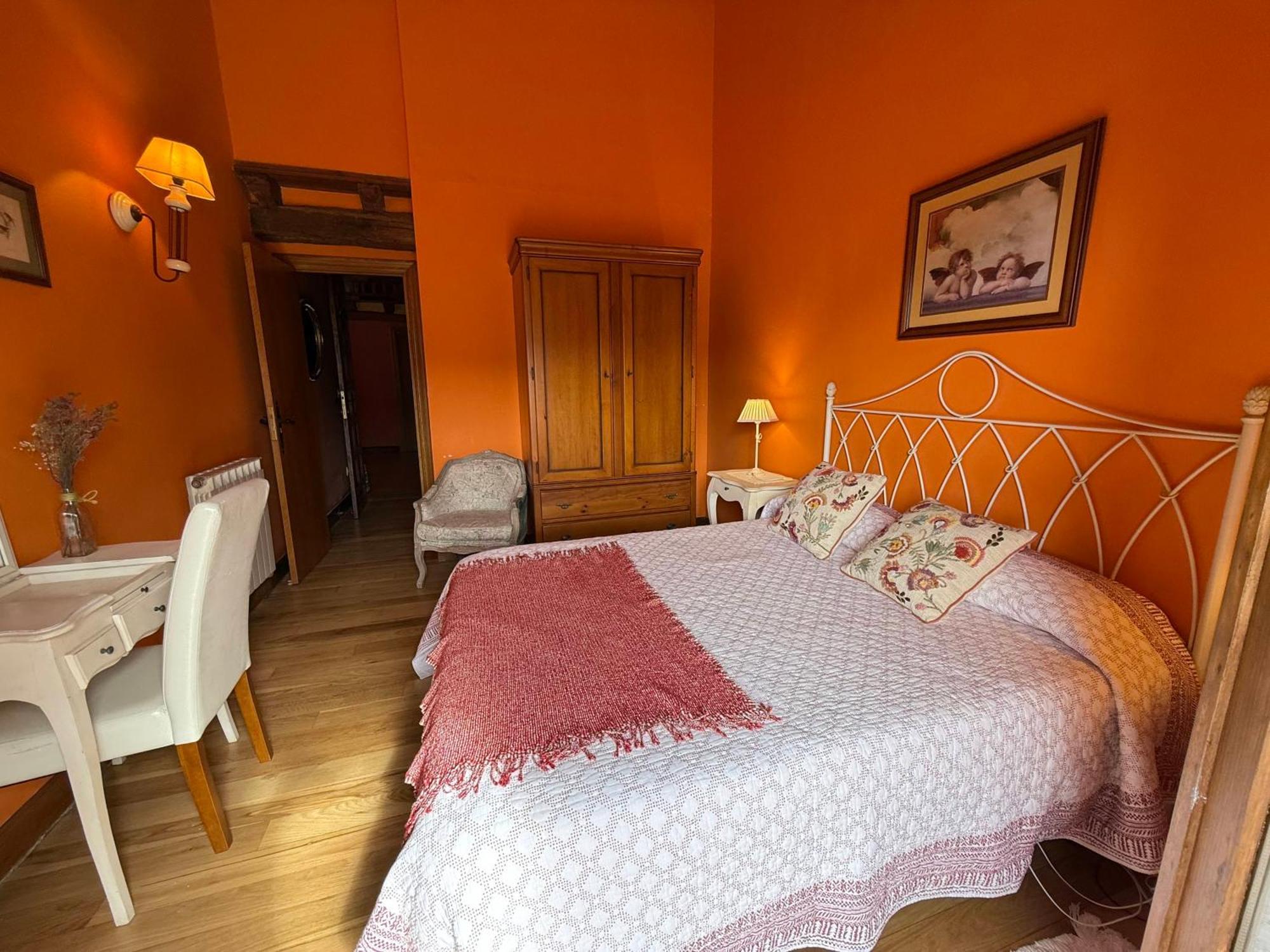 Casa Peluaga Country house *